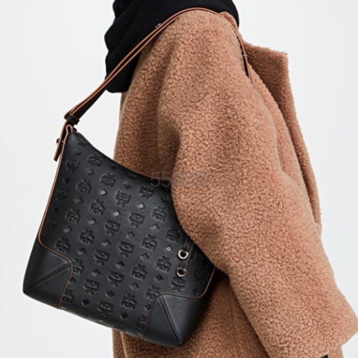 MCM Klara 交织字母中号半月包 7折 $616（约4121元）